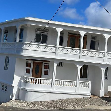 The Golden Inn Marigot Exterior photo